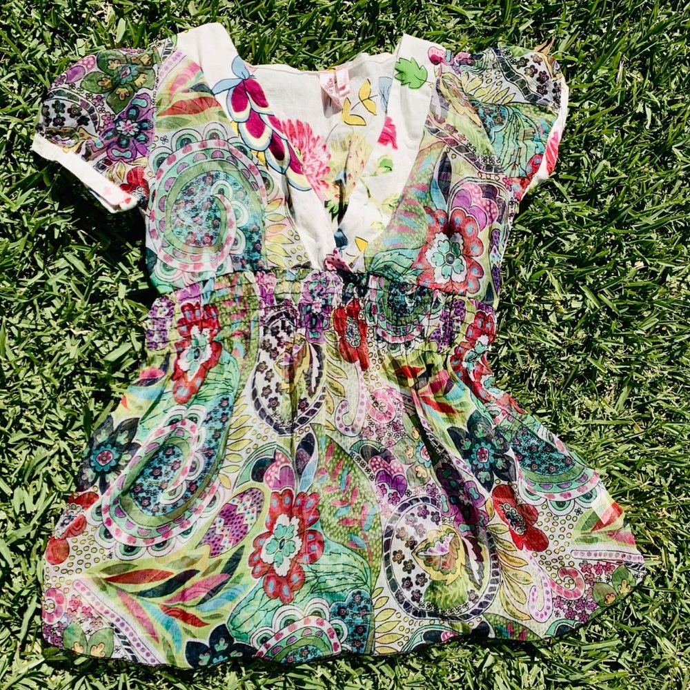 ✨💖 Super cute crazy paisley top by Dolled Up 💖✨